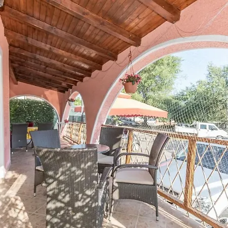 Apartments Darinka Porec Exterior photo