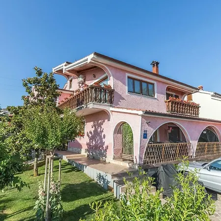 Apartments Darinka Porec Exterior photo