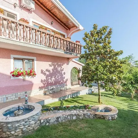 Apartments Darinka Porec Exterior photo
